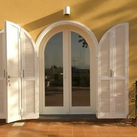 Sleeps 10 Villa *