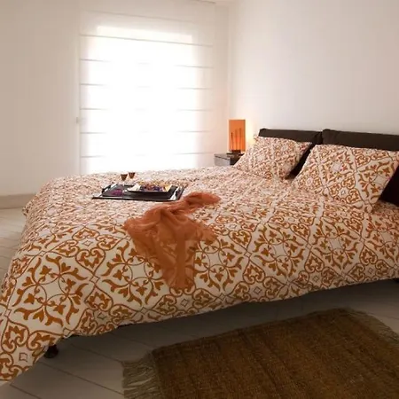 Villa Sleeps 10 Pontone