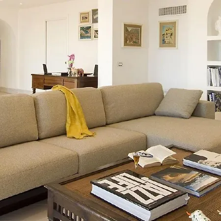 Sleeps 10 Villa