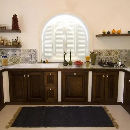 Sleeps 10 Pontone